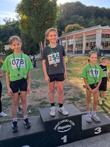 Dekleta 4. razred: 1. Ajda Lipnik, 2. Lucija Plavčak, 3. Zala Bele.